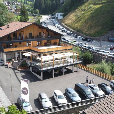 Tyrol Living & Cafe Apartman Nova Levante Kültér fotó